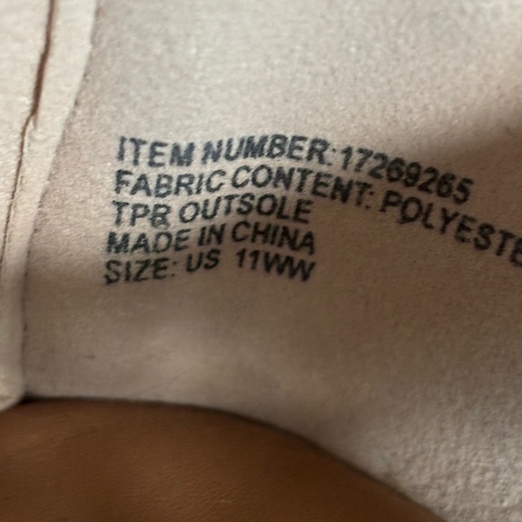 Tori’s Sandals - Picture 8 of 8